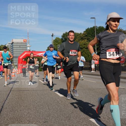 07.09.2025 - BARMER Alsterlauf Yannick Fuchs http://msf.ph/oto/8821852 07.09.2025 09:46:15 Laufen 5694, 51, 5253, 3705, 1120, 5415 meine-sportfotos.de