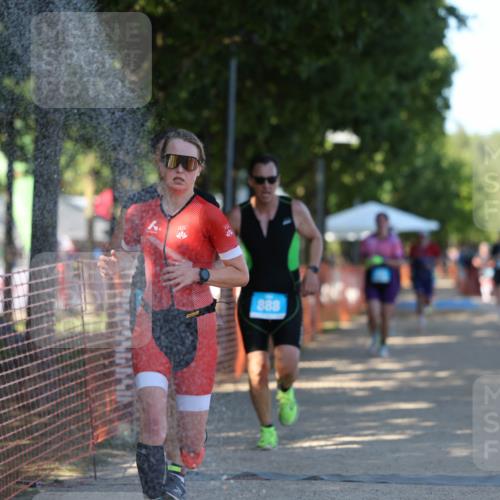 07.09.2025 - 19. Norderstedt Triathlon Michael Strokosch http://msf.ph/oto/8821891 07.09.2025 15:59:27 Laufen 408, 1404, 1422 meine-sportfotos.de