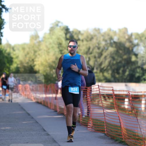07.09.2025 - 19. Norderstedt Triathlon Michael Strokosch http://msf.ph/oto/8821896 07.09.2025 17:05:39 Laufen 924 meine-sportfotos.de