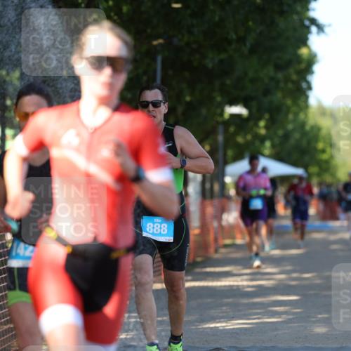 07.09.2025 - 19. Norderstedt Triathlon Michael Strokosch http://msf.ph/oto/8821903 07.09.2025 15:59:28 Laufen 408, 1404, 1422 meine-sportfotos.de