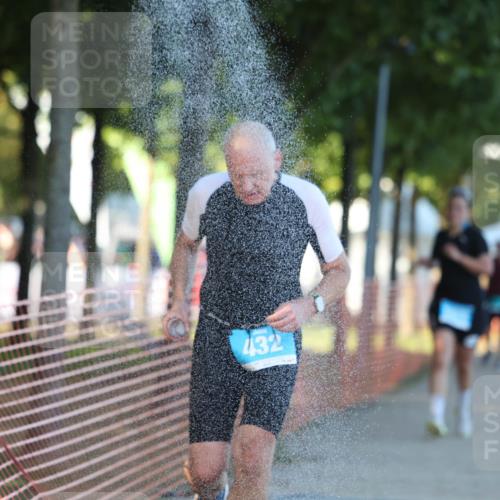 07.09.2025 - 19. Norderstedt Triathlon Michael Strokosch http://msf.ph/oto/8821917 07.09.2025 17:05:50 Laufen 432, 935, 957, 1475 meine-sportfotos.de