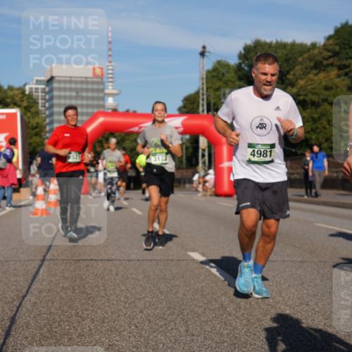 07.09.2025 - BARMER Alsterlauf Yannick Fuchs http://msf.ph/oto/8821925 07.09.2025 09:46:18 Laufen 3123, 4981, 21 meine-sportfotos.de