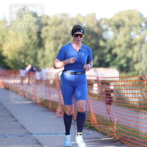 07.09.2025 - 19. Norderstedt Triathlon Michael Strokosch http://msf.ph/oto/8821944 07.09.2025 17:06:08 Laufen 929, 1454, 1515 meine-sportfotos.de
