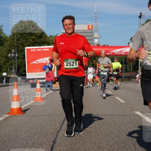 07.09.2025 - BARMER Alsterlauf Yannick Fuchs http://msf.ph/oto/8821951 07.09.2025 09:46:20 Laufen 36, 2521, 5516, 19, 36, 3123 meine-sportfotos.de