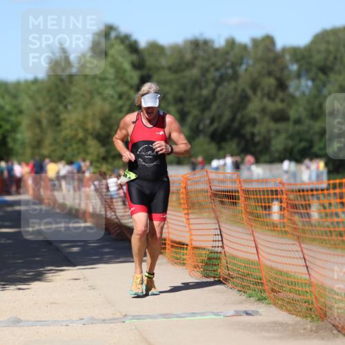 07.09.2025 - 19. Norderstedt Triathlon Michael Strokosch http://msf.ph/oto/8822037 07.09.2025 15:00:39 Laufen 984, 985 meine-sportfotos.de