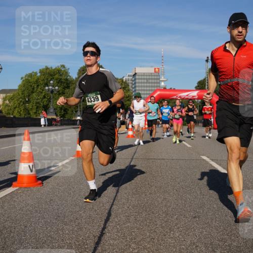 07.09.2025 - BARMER Alsterlauf Yannick Fuchs http://msf.ph/oto/8822071 07.09.2025 09:46:25 Laufen 4339 meine-sportfotos.de