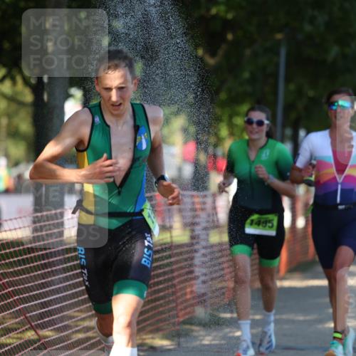07.09.2025 - 19. Norderstedt Triathlon Michael Strokosch http://msf.ph/oto/8822118 07.09.2025 16:00:47 Laufen 475, 1495, 1500 meine-sportfotos.de
