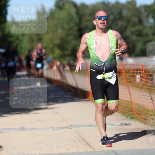 07.09.2025 - 19. Norderstedt Triathlon Michael Strokosch http://msf.ph/oto/8822167 07.09.2025 15:01:38 Laufen 369, 400, 978, 1002, 1005 meine-sportfotos.de