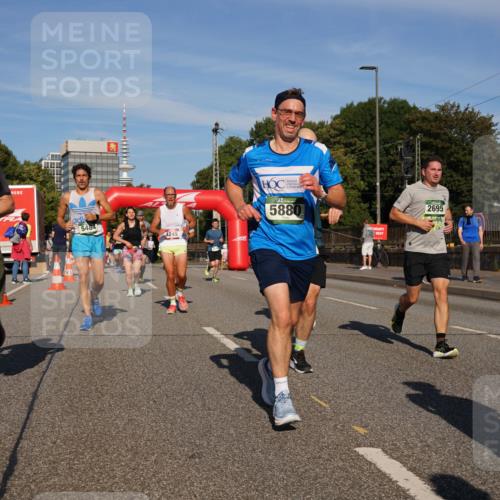 07.09.2025 - BARMER Alsterlauf Yannick Fuchs http://msf.ph/oto/8822171 07.09.2025 09:46:30 Laufen 808, 5484, 5880, 175, 2695 meine-sportfotos.de
