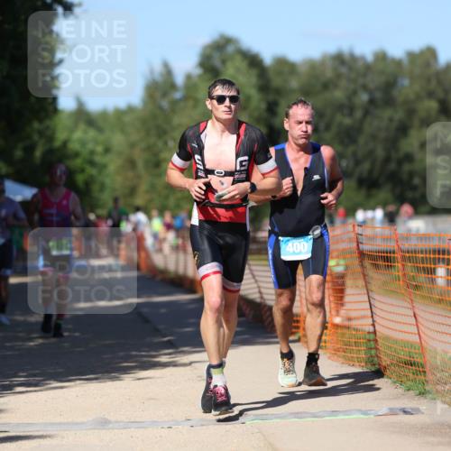 07.09.2025 - 19. Norderstedt Triathlon Michael Strokosch http://msf.ph/oto/8822186 07.09.2025 15:01:44 Laufen 369, 400, 872, 978, 1002, 1022 meine-sportfotos.de