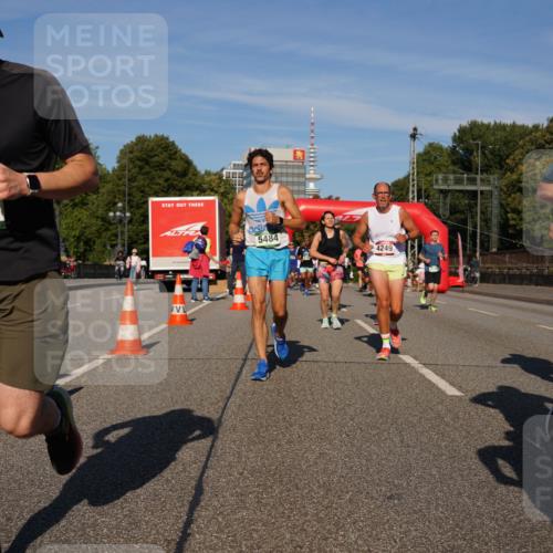 07.09.2025 - BARMER Alsterlauf Yannick Fuchs http://msf.ph/oto/8822189 07.09.2025 09:46:31 Laufen 8086, 5484, 4249, 6134 meine-sportfotos.de
