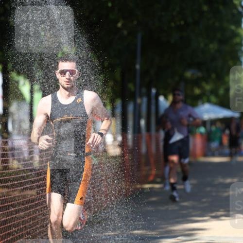 07.09.2025 - 19. Norderstedt Triathlon Michael Strokosch http://msf.ph/oto/8822192 07.09.2025 15:01:46 Laufen 369, 400, 872, 978, 1002, 1022 meine-sportfotos.de