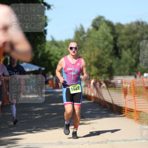 07.09.2025 - 19. Norderstedt Triathlon Michael Strokosch http://msf.ph/oto/8822198 07.09.2025 15:01:47 Laufen 369, 400, 872, 978, 1002, 1022 meine-sportfotos.de