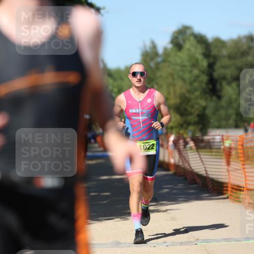 07.09.2025 - 19. Norderstedt Triathlon Michael Strokosch http://msf.ph/oto/8822200 07.09.2025 15:01:47 Laufen 369, 400, 872, 978, 1002, 1022 meine-sportfotos.de