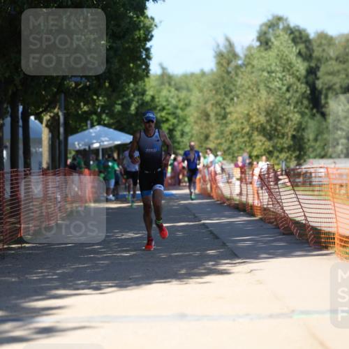 07.09.2025 - 19. Norderstedt Triathlon Michael Strokosch http://msf.ph/oto/8822253 07.09.2025 15:02:00 Laufen 911, 988, 1014 meine-sportfotos.de