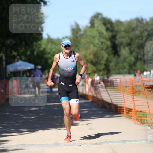 07.09.2025 - 19. Norderstedt Triathlon Michael Strokosch http://msf.ph/oto/8822266 07.09.2025 15:02:03 Laufen 988, 1041, 1421 meine-sportfotos.de