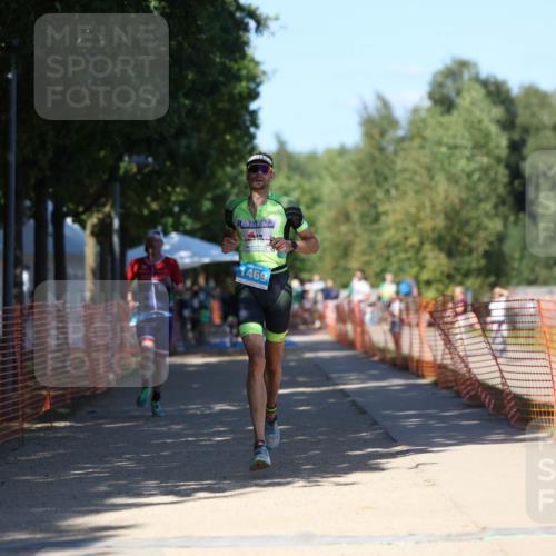 07.09.2025 - 19. Norderstedt Triathlon Michael Strokosch http://msf.ph/oto/8822310 07.09.2025 15:02:13 Laufen 366, 1041, 1421, 1469 meine-sportfotos.de