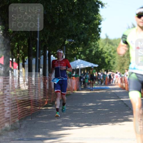 07.09.2025 - 19. Norderstedt Triathlon Michael Strokosch http://msf.ph/oto/8822322 07.09.2025 15:02:16 Laufen 366, 1469 meine-sportfotos.de