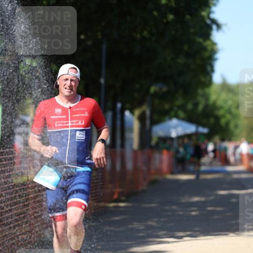 07.09.2025 - 19. Norderstedt Triathlon Michael Strokosch http://msf.ph/oto/8822342 07.09.2025 15:02:19 Laufen 366, 1469 meine-sportfotos.de