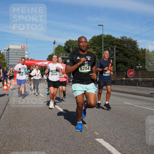 07.09.2025 - BARMER Alsterlauf Yannick Fuchs http://msf.ph/oto/8822367 07.09.2025 09:46:38 Laufen 3330, 2247, 251, 19, 8284, 8456 meine-sportfotos.de