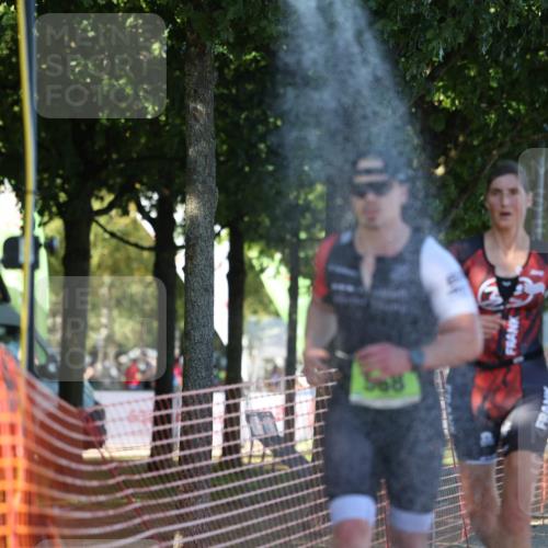 07.09.2025 - 19. Norderstedt Triathlon Michael Strokosch http://msf.ph/oto/8822409 07.09.2025 16:03:33 Laufen 438, 498, 537, 1492 meine-sportfotos.de