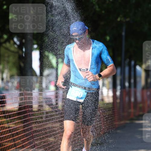 07.09.2025 - 19. Norderstedt Triathlon Michael Strokosch http://msf.ph/oto/8822420 07.09.2025 15:10:07 Laufen 363, 880, 1010 meine-sportfotos.de