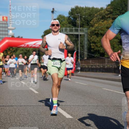 07.09.2025 - BARMER Alsterlauf Yannick Fuchs http://msf.ph/oto/8822428 07.09.2025 09:46:44 Laufen 5657, 36, 3396, 18 meine-sportfotos.de