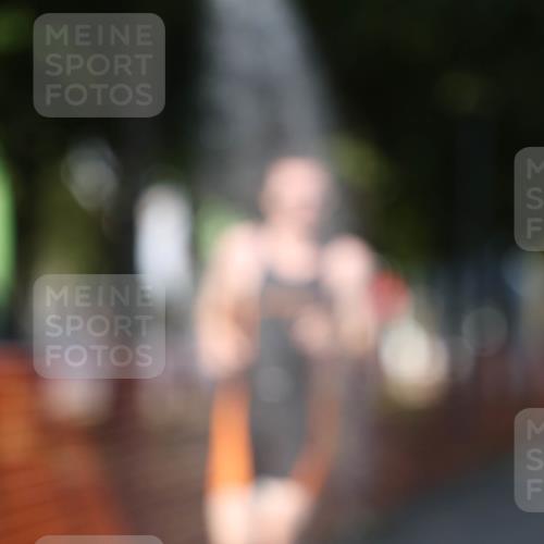 07.09.2025 - 19. Norderstedt Triathlon Michael Strokosch http://msf.ph/oto/8822453 07.09.2025 15:10:58 Laufen 1002 meine-sportfotos.de