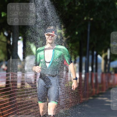 07.09.2025 - 19. Norderstedt Triathlon Michael Strokosch http://msf.ph/oto/8822490 07.09.2025 15:11:14 Laufen 1012, 1016 meine-sportfotos.de