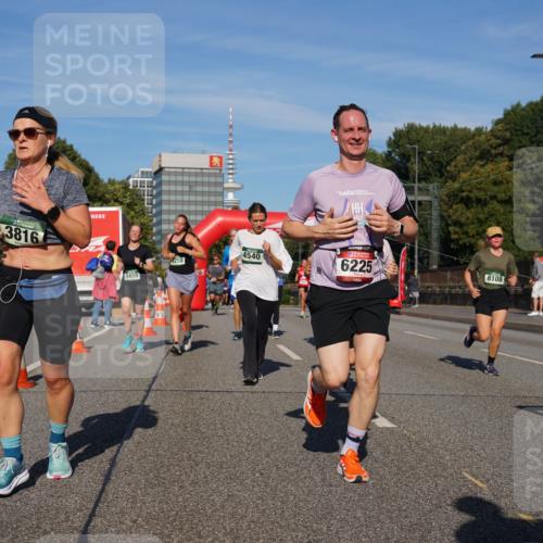 07.09.2025 - BARMER Alsterlauf Yannick Fuchs http://msf.ph/oto/8822495 07.09.2025 09:46:49 Laufen 3816, 5459, 4540, 6225, 8108 meine-sportfotos.de