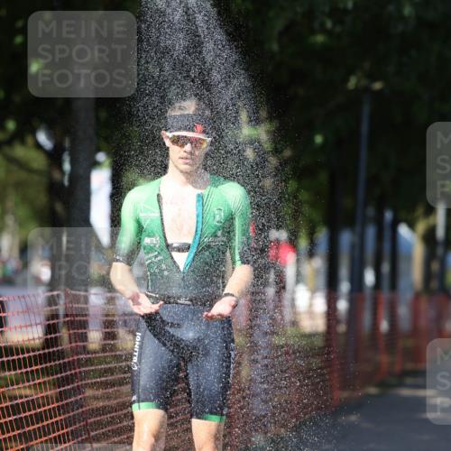 07.09.2025 - 19. Norderstedt Triathlon Michael Strokosch http://msf.ph/oto/8822496 07.09.2025 15:11:14 Laufen 1012, 1016 meine-sportfotos.de