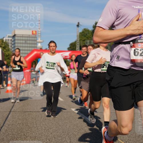07.09.2025 - BARMER Alsterlauf Yannick Fuchs http://msf.ph/oto/8822501 07.09.2025 09:46:49 Laufen 4540, 136, 6225 meine-sportfotos.de