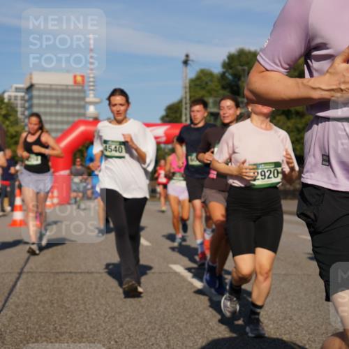 07.09.2025 - BARMER Alsterlauf Yannick Fuchs http://msf.ph/oto/8822506 07.09.2025 09:46:49 Laufen 1459, 4540, 2920, 49, 36, 6225 meine-sportfotos.de