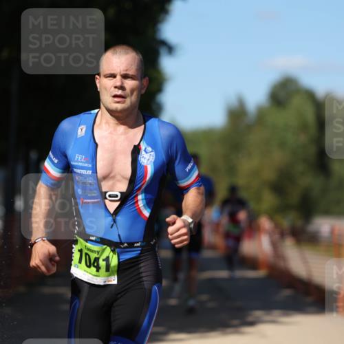 07.09.2025 - 19. Norderstedt Triathlon Michael Strokosch http://msf.ph/oto/8822512 07.09.2025 15:11:16 Laufen 985, 1012, 1016 meine-sportfotos.de