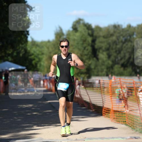07.09.2025 - 19. Norderstedt Triathlon Michael Strokosch http://msf.ph/oto/8822559 07.09.2025 15:11:24 Laufen 888, 979, 985, 1012 meine-sportfotos.de