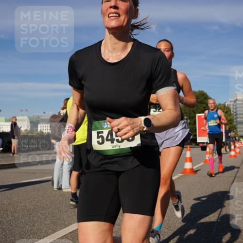 07.09.2025 - BARMER Alsterlauf Yannick Fuchs http://msf.ph/oto/8822579 07.09.2025 09:46:52 Laufen 10, 545, 32, 4295 meine-sportfotos.de