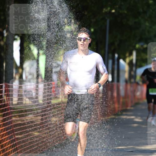 07.09.2025 - 19. Norderstedt Triathlon Michael Strokosch http://msf.ph/oto/8822581 07.09.2025 15:11:37 Laufen 999, 1025 meine-sportfotos.de