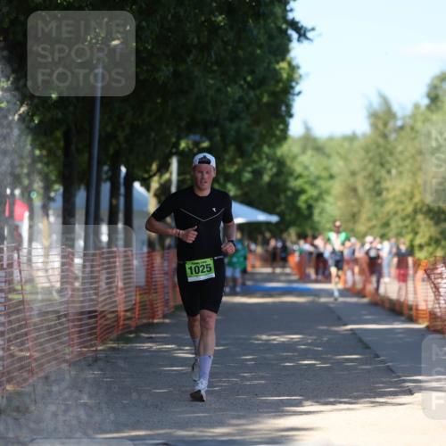 07.09.2025 - 19. Norderstedt Triathlon Michael Strokosch http://msf.ph/oto/8822589 07.09.2025 15:11:38 Laufen 999, 1025 meine-sportfotos.de