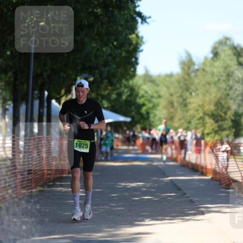 07.09.2025 - 19. Norderstedt Triathlon Michael Strokosch http://msf.ph/oto/8822591 07.09.2025 15:11:38 Laufen 999, 1025 meine-sportfotos.de