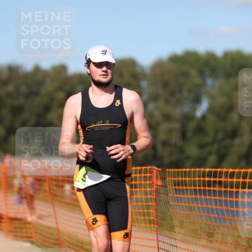07.09.2025 - 19. Norderstedt Triathlon Michael Strokosch http://msf.ph/oto/8822592 07.09.2025 15:11:39 Laufen 999, 1025 meine-sportfotos.de