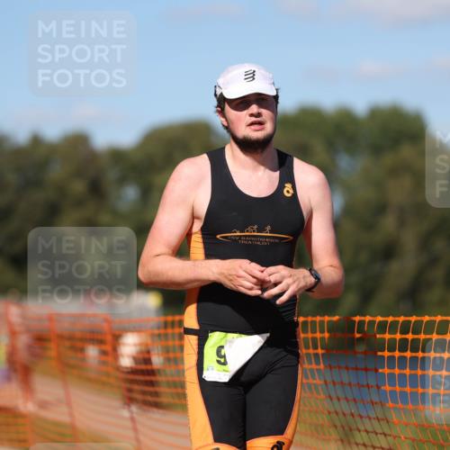 07.09.2025 - 19. Norderstedt Triathlon Michael Strokosch http://msf.ph/oto/8822598 07.09.2025 15:11:39 Laufen 999, 1025 meine-sportfotos.de
