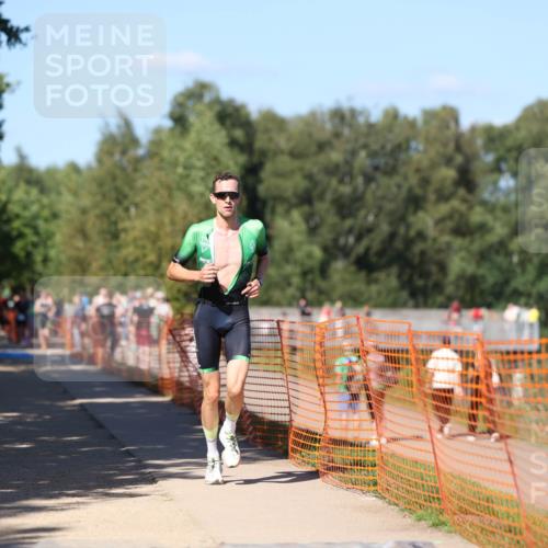 07.09.2025 - 19. Norderstedt Triathlon Michael Strokosch http://msf.ph/oto/8822600 07.09.2025 15:11:48 Laufen 1014 meine-sportfotos.de