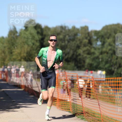 07.09.2025 - 19. Norderstedt Triathlon Michael Strokosch http://msf.ph/oto/8822605 07.09.2025 15:11:49 Laufen 1014 meine-sportfotos.de