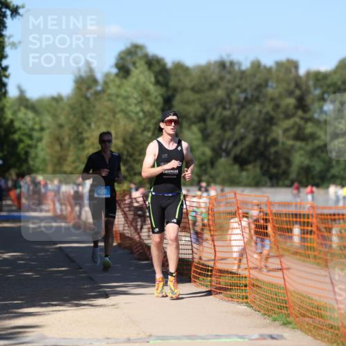 07.09.2025 - 19. Norderstedt Triathlon Michael Strokosch http://msf.ph/oto/8822628 07.09.2025 15:12:10 Laufen 428, 995 meine-sportfotos.de