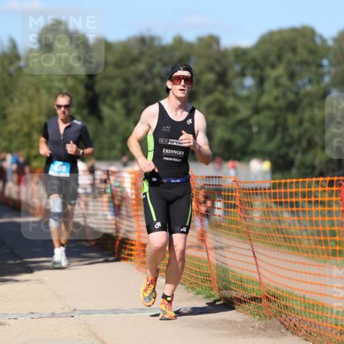 07.09.2025 - 19. Norderstedt Triathlon Michael Strokosch http://msf.ph/oto/8822646 07.09.2025 15:12:12 Laufen 428, 995 meine-sportfotos.de