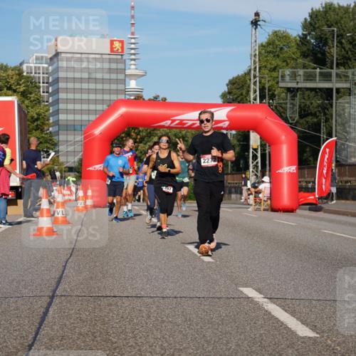 07.09.2025 - BARMER Alsterlauf Yannick Fuchs http://msf.ph/oto/8822665 07.09.2025 09:46:59 Laufen 397, 2272 meine-sportfotos.de