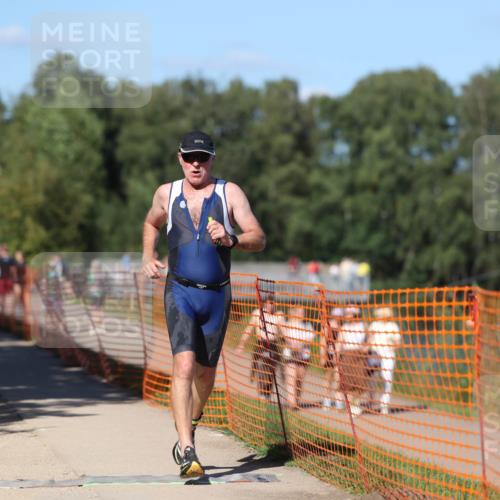 07.09.2025 - 19. Norderstedt Triathlon Michael Strokosch http://msf.ph/oto/8822693 07.09.2025 15:12:32 Laufen 411, 963 meine-sportfotos.de