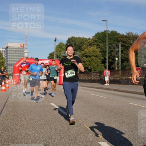 07.09.2025 - BARMER Alsterlauf Yannick Fuchs http://msf.ph/oto/8822717 07.09.2025 09:47:03 Laufen 4194 meine-sportfotos.de