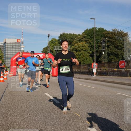 07.09.2025 - BARMER Alsterlauf Yannick Fuchs http://msf.ph/oto/8822721 07.09.2025 09:47:03 Laufen 5434, 5433, 6276, 4194 meine-sportfotos.de