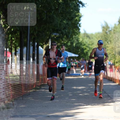 07.09.2025 - 19. Norderstedt Triathlon Michael Strokosch http://msf.ph/oto/8822758 07.09.2025 15:12:50 Laufen 427, 978, 988 meine-sportfotos.de